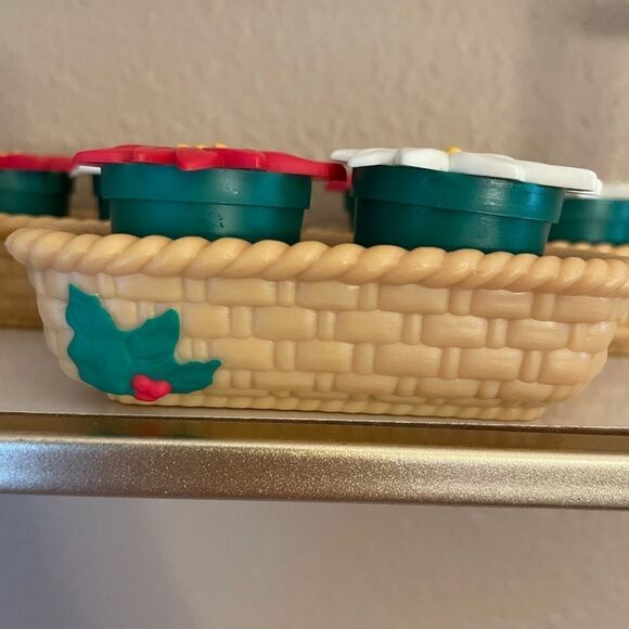Vintage Avon Poinsettia Salt and Pepper Shakers in Baskets set of 5! - Picture 5 of 14